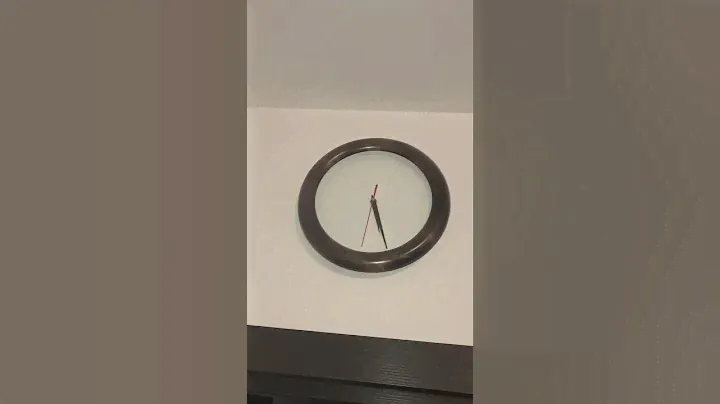 Настенные часы без времени)) топ! Таких еще не видел в живую 👍